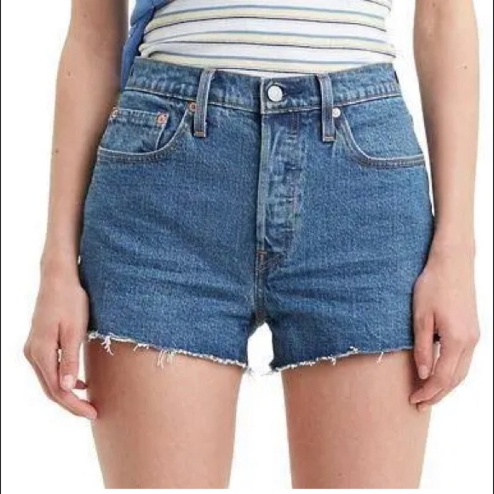 NOT FOR SALE NWT Levi’s 501 Original Women’s Shorts in Jive Stonewash